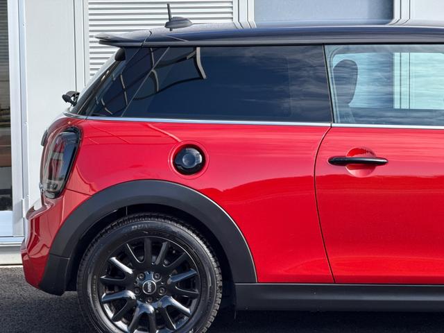 MINI クーパーS 6速MT/車検R8年12月/純正ナビ/純正アルミホイール/スマートキー/プッシュスタート/Bluetooth/ミラーインETC/オートライト/AUX/USBポート/(19枚目)
