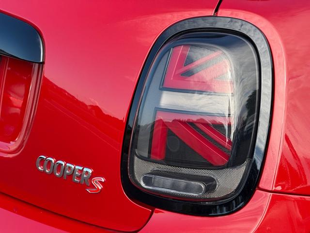 MINI クーパーS 6速MT/車検R8年12月/純正ナビ/純正アルミホイール/スマートキー/プッシュスタート/Bluetooth/ミラーインETC/オートライト/AUX/USBポート/(31枚目)