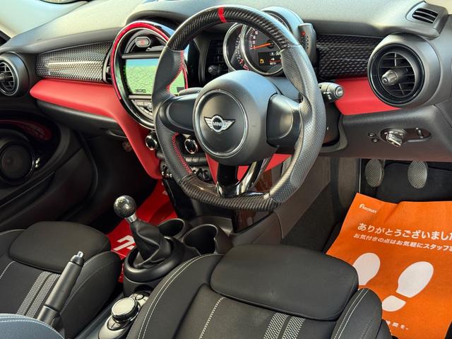 MINI クーパーS 6速MT/車検R8年12月/純正ナビ/純正アルミホイール/スマートキー/プッシュスタート/Bluetooth/ミラーインETC/オートライト/AUX/USBポート/(45枚目)