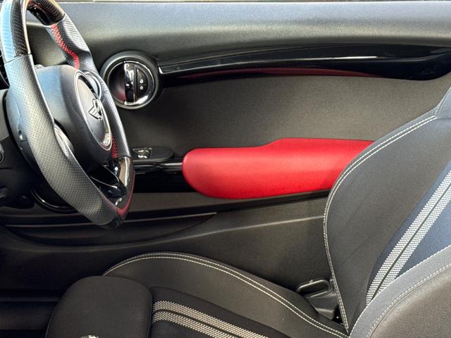 MINI クーパーS 6速MT/車検R8年12月/純正ナビ/純正アルミホイール/スマートキー/プッシュスタート/Bluetooth/ミラーインETC/オートライト/AUX/USBポート/(60枚目)