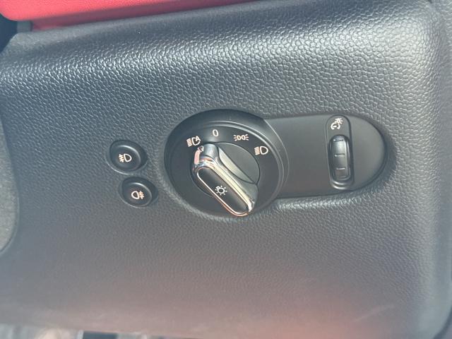 MINI クーパーS 6速MT/車検R8年12月/純正ナビ/純正アルミホイール/スマートキー/プッシュスタート/Bluetooth/ミラーインETC/オートライト/AUX/USBポート/(66枚目)