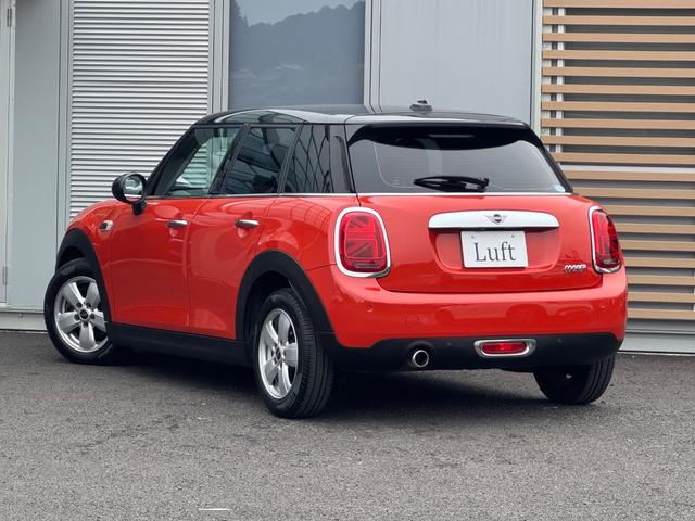 MINI クーパー 車検2年/中期/バックカメラ/純正ナビ/純正アルミホイール/スマートキー/プッシュスタート/スペアキー/Bluetooth/クルーズコントロール/ETC/オートライト/LEDヘッドライト/(3枚目)