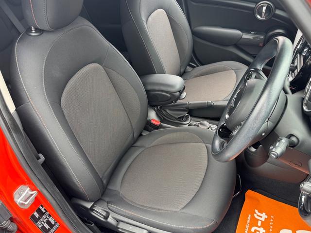 MINI クーパー 車検2年/中期/バックカメラ/純正ナビ/純正アルミホイール/スマートキー/プッシュスタート/スペアキー/Bluetooth/クルーズコントロール/ETC/オートライト/LEDヘッドライト/(5枚目)