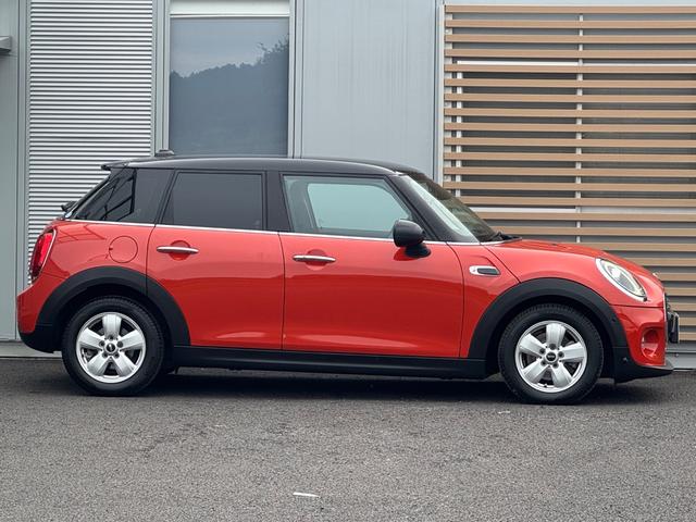 MINI クーパー 車検2年/中期/バックカメラ/純正ナビ/純正アルミホイール/スマートキー/プッシュスタート/スペアキー/Bluetooth/クルーズコントロール/ETC/オートライト/LEDヘッドライト/(18枚目)