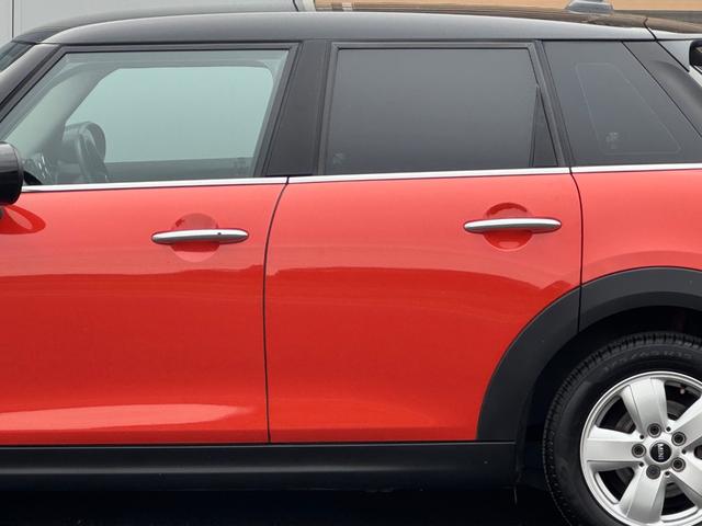 MINI クーパー 車検2年/中期/バックカメラ/純正ナビ/純正アルミホイール/スマートキー/プッシュスタート/スペアキー/Bluetooth/クルーズコントロール/ETC/オートライト/LEDヘッドライト/(26枚目)