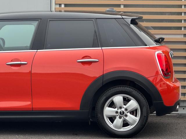 MINI クーパー 車検2年/中期/バックカメラ/純正ナビ/純正アルミホイール/スマートキー/プッシュスタート/スペアキー/Bluetooth/クルーズコントロール/ETC/オートライト/LEDヘッドライト/(27枚目)