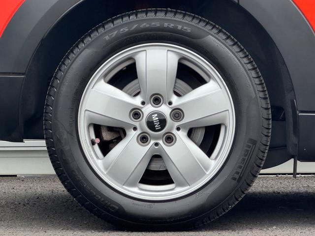 MINI クーパー 車検2年/中期/バックカメラ/純正ナビ/純正アルミホイール/スマートキー/プッシュスタート/スペアキー/Bluetooth/クルーズコントロール/ETC/オートライト/LEDヘッドライト/(37枚目)