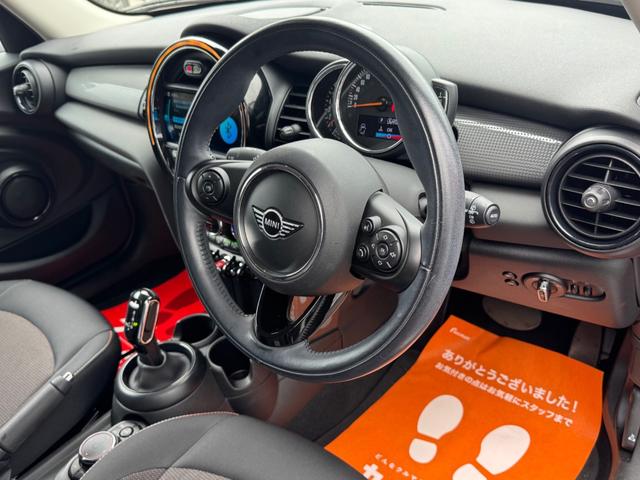 MINI クーパー 車検2年/中期/バックカメラ/純正ナビ/純正アルミホイール/スマートキー/プッシュスタート/スペアキー/Bluetooth/クルーズコントロール/ETC/オートライト/LEDヘッドライト/(48枚目)