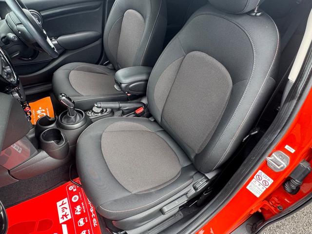 MINI クーパー 車検2年/中期/バックカメラ/純正ナビ/純正アルミホイール/スマートキー/プッシュスタート/スペアキー/Bluetooth/クルーズコントロール/ETC/オートライト/LEDヘッドライト/(54枚目)
