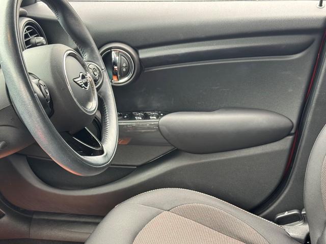 MINI クーパー 車検2年/中期/バックカメラ/純正ナビ/純正アルミホイール/スマートキー/プッシュスタート/スペアキー/Bluetooth/クルーズコントロール/ETC/オートライト/LEDヘッドライト/(64枚目)