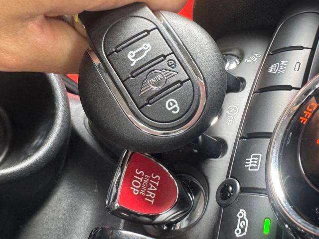 MINI クーパー 車検2年/中期/バックカメラ/純正ナビ/純正アルミホイール/スマートキー/プッシュスタート/スペアキー/Bluetooth/クルーズコントロール/ETC/オートライト/LEDヘッドライト/(66枚目)