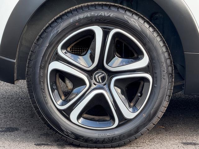 Ｃ３ フィール　車検２年／純正ナビ／スマートキー／プッシュスタート／Ｂｌｕｅｔｏｏｔｈ／ＡｐｐｌｅＣａｒＰｌａｙ／クルーズコントロール／ＥＴＣ／ＴＶ／（40枚目）