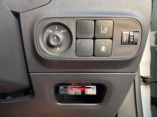 Ｃ３ フィール　車検２年／純正ナビ／スマートキー／プッシュスタート／Ｂｌｕｅｔｏｏｔｈ／ＡｐｐｌｅＣａｒＰｌａｙ／クルーズコントロール／ＥＴＣ／ＴＶ／（73枚目）