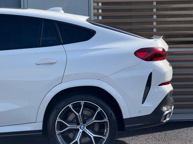 X6 xDrive 35d Mスポーツ 車検2年/ブラウンレザーシート/パノラマサンルーフ/ハーマンカードンサウンド/アラウンドビューモニター/純正アルミホイール/純正ナビ/シートヒーター/ベンチレーション/ミラーインETC/(28枚目)
