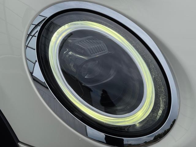 ＭＩＮＩ クーパー　クラシック・トリム　車検２年／後期／ハーフレザーシート／純正ナビ／バックカメラ／ＥＴＣ／スマートキー／プッシュスタート／スペアキー／Ｂｌｕｅｔｏｏｔｈ／液晶メーター／ＬＥＤヘッドライト／純正アルミホイール／オートライト／（12枚目）