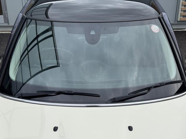 ＭＩＮＩ クーパー　クラシック・トリム　車検２年／後期／ハーフレザーシート／純正ナビ／バックカメラ／ＥＴＣ／スマートキー／プッシュスタート／スペアキー／Ｂｌｕｅｔｏｏｔｈ／液晶メーター／ＬＥＤヘッドライト／純正アルミホイール／オートライト／（15枚目）