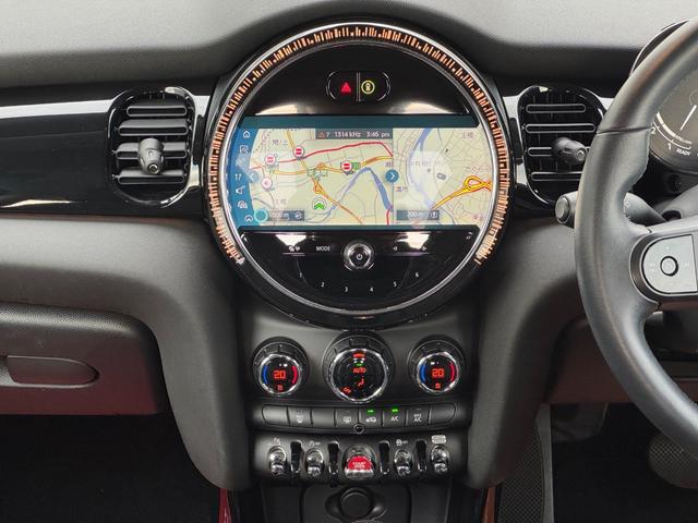 ＭＩＮＩ クーパー　クラシック・トリム　車検２年／後期／ハーフレザーシート／純正ナビ／バックカメラ／ＥＴＣ／スマートキー／プッシュスタート／スペアキー／Ｂｌｕｅｔｏｏｔｈ／液晶メーター／ＬＥＤヘッドライト／純正アルミホイール／オートライト／（39枚目）