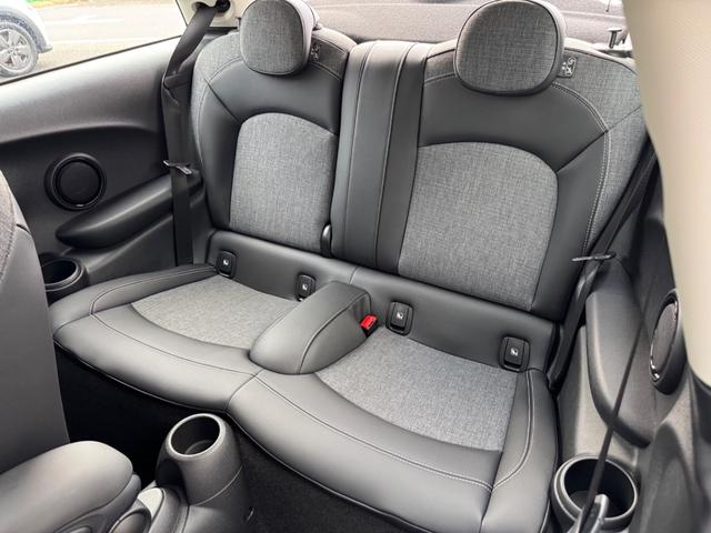 ＭＩＮＩ クーパー　クラシック・トリム　車検２年／後期／ハーフレザーシート／純正ナビ／バックカメラ／ＥＴＣ／スマートキー／プッシュスタート／スペアキー／Ｂｌｕｅｔｏｏｔｈ／液晶メーター／ＬＥＤヘッドライト／純正アルミホイール／オートライト／（46枚目）