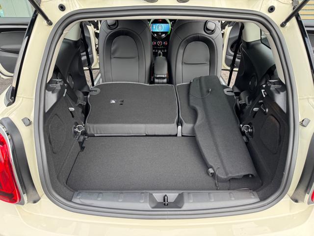 ＭＩＮＩ クーパー　クラシック・トリム　車検２年／後期／ハーフレザーシート／純正ナビ／バックカメラ／ＥＴＣ／スマートキー／プッシュスタート／スペアキー／Ｂｌｕｅｔｏｏｔｈ／液晶メーター／ＬＥＤヘッドライト／純正アルミホイール／オートライト／（47枚目）