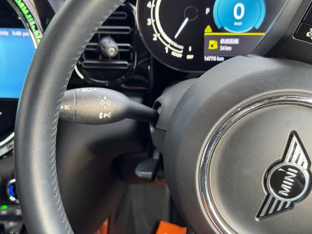 ＭＩＮＩ クーパー　クラシック・トリム　車検２年／後期／ハーフレザーシート／純正ナビ／バックカメラ／ＥＴＣ／スマートキー／プッシュスタート／スペアキー／Ｂｌｕｅｔｏｏｔｈ／液晶メーター／ＬＥＤヘッドライト／純正アルミホイール／オートライト／（56枚目）