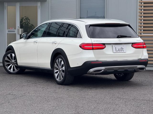 Eクラスオールテレイン E220d 4マチック オールテレイン 車検R9.2/ブルメスター/パノラミックルーフ/有償カラー ダイアモンドホワイト/エクスクルーシブPKG//全周囲モニター/ヘッドアップディスプレイ/シートヒーター&ベンチレーション/電動リアゲート(3枚目)