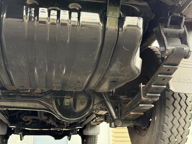 ランドクルーザー70 車検1年/ピックアップ/純正SDナビ/フルセグTV/ETC/5MT/Bluethooth/キーレス(40枚目)