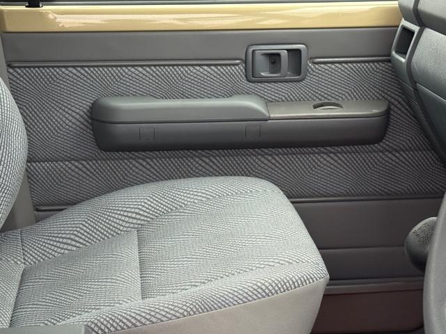 ランドクルーザー70 車検1年/ピックアップ/純正SDナビ/フルセグTV/ETC/5MT/Bluethooth/キーレス(68枚目)