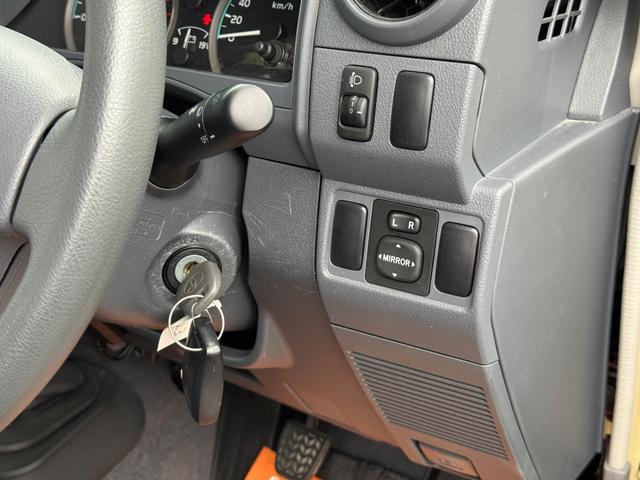 ランドクルーザー70 車検1年/ピックアップ/純正SDナビ/フルセグTV/ETC/5MT/Bluethooth/キーレス(70枚目)