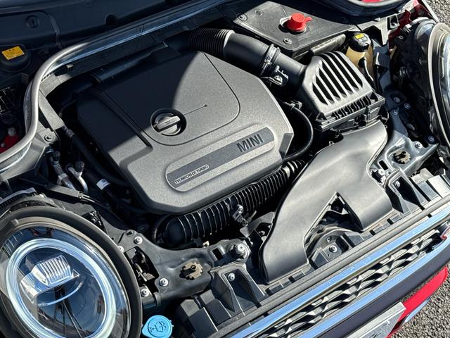 ＭＩＮＩ クーパーＳ　車検２年／中期／６速ＭＴ／サンルーフ／バックカメラ／ＥＴＣ／クリアランスソナー／純正ナビ／純正アルミホイール／Ｂｌｕｅｔｏｏｔｈ／スマートキー／プッシュスタート／（6枚目）