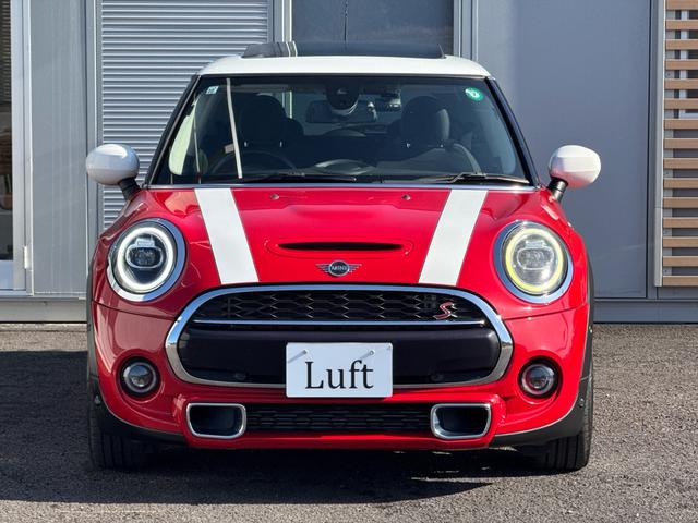 ＭＩＮＩ クーパーＳ　車検２年／中期／６速ＭＴ／サンルーフ／バックカメラ／ＥＴＣ／クリアランスソナー／純正ナビ／純正アルミホイール／Ｂｌｕｅｔｏｏｔｈ／スマートキー／プッシュスタート／（9枚目）
