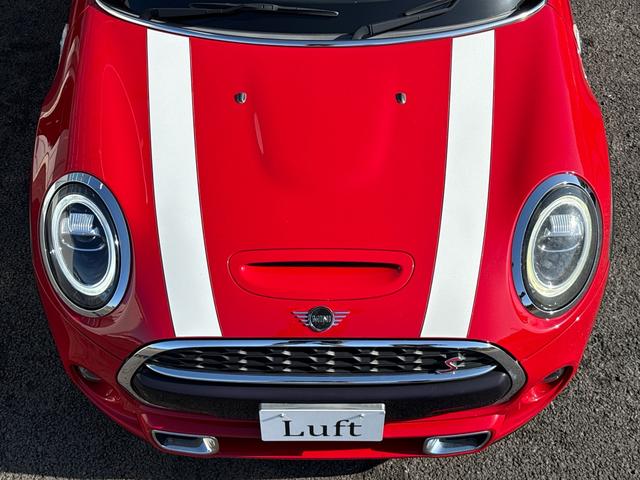 ＭＩＮＩ クーパーＳ　車検２年／中期／６速ＭＴ／サンルーフ／バックカメラ／ＥＴＣ／クリアランスソナー／純正ナビ／純正アルミホイール／Ｂｌｕｅｔｏｏｔｈ／スマートキー／プッシュスタート／（14枚目）