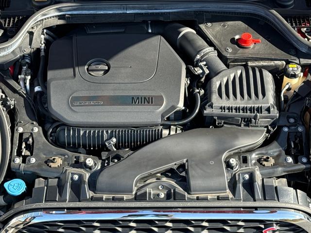ＭＩＮＩ クーパーＳ　車検２年／中期／６速ＭＴ／サンルーフ／バックカメラ／ＥＴＣ／クリアランスソナー／純正ナビ／純正アルミホイール／Ｂｌｕｅｔｏｏｔｈ／スマートキー／プッシュスタート／（15枚目）