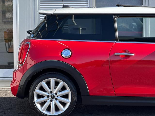 ＭＩＮＩ クーパーＳ　車検２年／中期／６速ＭＴ／サンルーフ／バックカメラ／ＥＴＣ／クリアランスソナー／純正ナビ／純正アルミホイール／Ｂｌｕｅｔｏｏｔｈ／スマートキー／プッシュスタート／（21枚目）