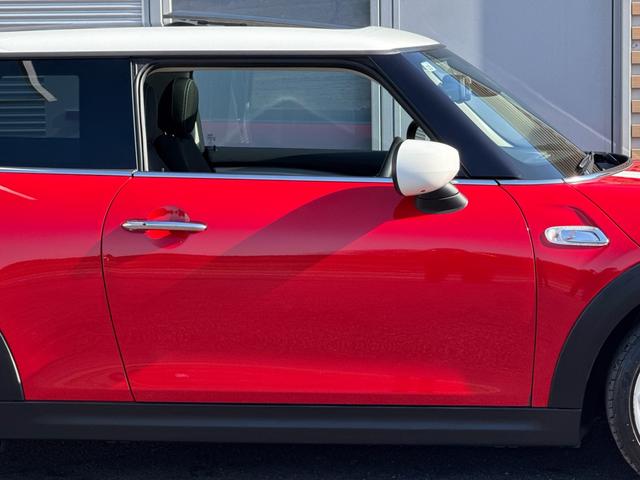 ＭＩＮＩ クーパーＳ　車検２年／中期／６速ＭＴ／サンルーフ／バックカメラ／ＥＴＣ／クリアランスソナー／純正ナビ／純正アルミホイール／Ｂｌｕｅｔｏｏｔｈ／スマートキー／プッシュスタート／（22枚目）