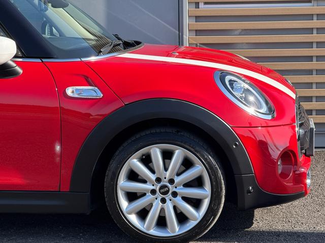 ＭＩＮＩ クーパーＳ　車検２年／中期／６速ＭＴ／サンルーフ／バックカメラ／ＥＴＣ／クリアランスソナー／純正ナビ／純正アルミホイール／Ｂｌｕｅｔｏｏｔｈ／スマートキー／プッシュスタート／（23枚目）