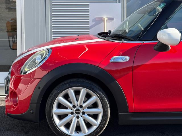 ＭＩＮＩ クーパーＳ　車検２年／中期／６速ＭＴ／サンルーフ／バックカメラ／ＥＴＣ／クリアランスソナー／純正ナビ／純正アルミホイール／Ｂｌｕｅｔｏｏｔｈ／スマートキー／プッシュスタート／（25枚目）