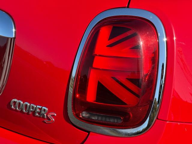 ＭＩＮＩ クーパーＳ　車検２年／中期／６速ＭＴ／サンルーフ／バックカメラ／ＥＴＣ／クリアランスソナー／純正ナビ／純正アルミホイール／Ｂｌｕｅｔｏｏｔｈ／スマートキー／プッシュスタート／（33枚目）