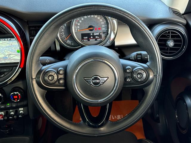 ＭＩＮＩ クーパーＳ　車検２年／中期／６速ＭＴ／サンルーフ／バックカメラ／ＥＴＣ／クリアランスソナー／純正ナビ／純正アルミホイール／Ｂｌｕｅｔｏｏｔｈ／スマートキー／プッシュスタート／（51枚目）