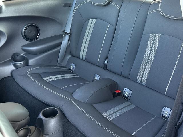 ＭＩＮＩ クーパーＳ　車検２年／中期／６速ＭＴ／サンルーフ／バックカメラ／ＥＴＣ／クリアランスソナー／純正ナビ／純正アルミホイール／Ｂｌｕｅｔｏｏｔｈ／スマートキー／プッシュスタート／（58枚目）