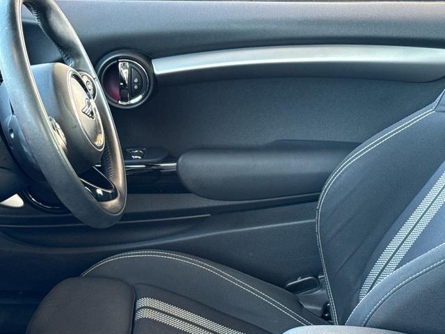 ＭＩＮＩ クーパーＳ　車検２年／中期／６速ＭＴ／サンルーフ／バックカメラ／ＥＴＣ／クリアランスソナー／純正ナビ／純正アルミホイール／Ｂｌｕｅｔｏｏｔｈ／スマートキー／プッシュスタート／（64枚目）