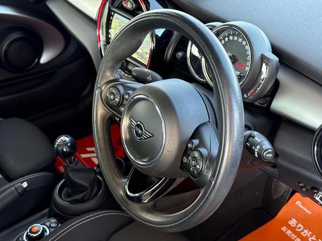 ＭＩＮＩ クーパーＳ　車検２年／中期／６速ＭＴ／サンルーフ／バックカメラ／ＥＴＣ／クリアランスソナー／純正ナビ／純正アルミホイール／Ｂｌｕｅｔｏｏｔｈ／スマートキー／プッシュスタート／（66枚目）