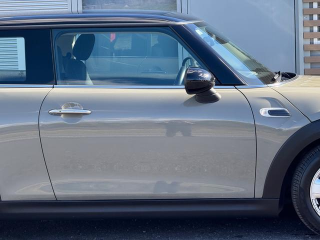 ＭＩＮＩ クーパー　車検２年／中期／ＬＥＤヘッドライト／バックカメラ／インテリジェントセーフティ／ＥＴＣ／純正ナビ／純正アルミホイール／スマートキー／プッシュスタート／スペアキー／Ｂｌｕｅｔｏｏｔｈ／（21枚目）