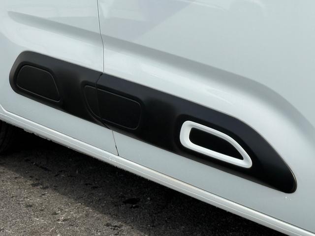 ベルランゴ シャイン　２年車検／衝突軽減／ＢＳＭ／アクティブクルーズコントロール／パノラミックガラスルーフ／ＥＴＣ／純正ディスプレイオーディオ／バックカメラ／サイドカメラ／ＡｐｐｌｅＣａｒＰｌａｙ／クリアランスソナー（45枚目）