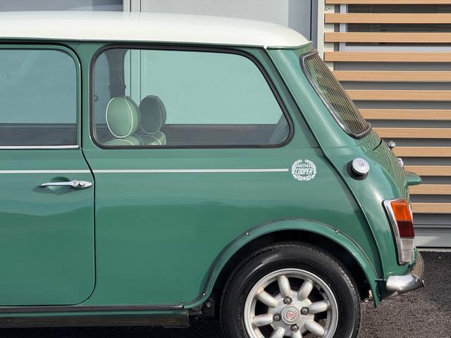 気になる傷や凹み等がある場合は、ご連絡頂ければ詳細なお写真をお送りさせて頂きます！