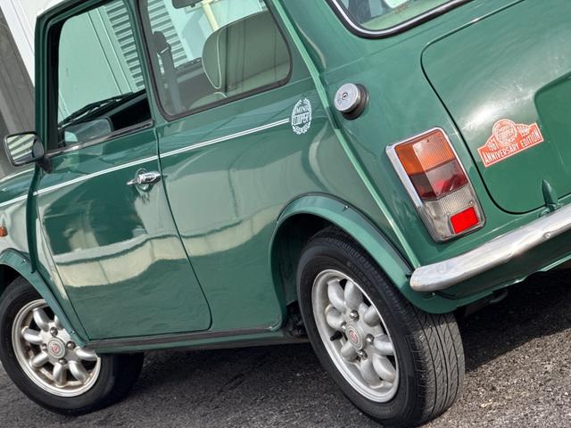 雨天の際も併設している整備工場内にてお車を見て頂けます！事前にご来店ご予約をよろしくお願い致します！ＴＥＬ：０５７５−３０８９９４