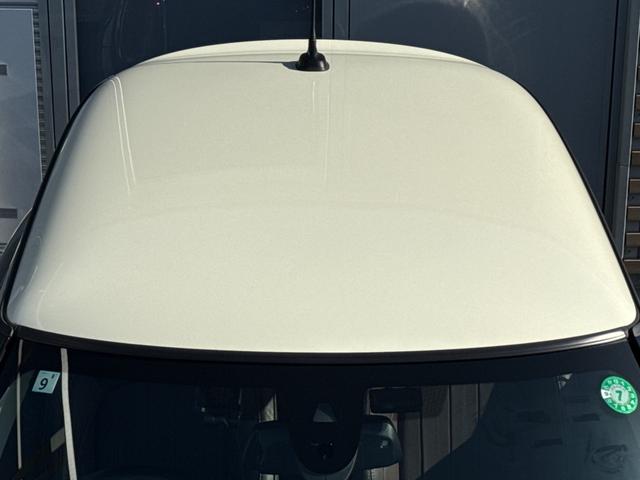 ＭＩＮＩ クーパーＳ　６０イヤーズエディション　車検Ｒ８．９／６０周年特別仕様車／ＤＣＴ／６０Ｙｅａｒｓ専用茶革シート／シートヒーター／純正ナビ／バックカメラ／ミラーインＥＴＣ／衝突軽減／ペッパーパッケージ／純正アルミホイール／（17枚目）