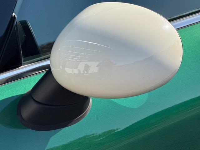 ＭＩＮＩ クーパーＳ　６０イヤーズエディション　車検Ｒ８．９／６０周年特別仕様車／ＤＣＴ／６０Ｙｅａｒｓ専用茶革シート／シートヒーター／純正ナビ／バックカメラ／ミラーインＥＴＣ／衝突軽減／ペッパーパッケージ／純正アルミホイール／（42枚目）