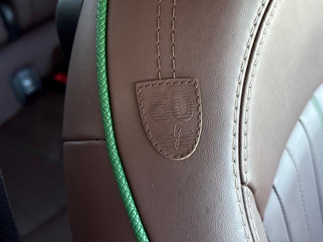 ＭＩＮＩ クーパーＳ　６０イヤーズエディション　車検Ｒ８．９／６０周年特別仕様車／ＤＣＴ／６０Ｙｅａｒｓ専用茶革シート／シートヒーター／純正ナビ／バックカメラ／ミラーインＥＴＣ／衝突軽減／ペッパーパッケージ／純正アルミホイール／（59枚目）