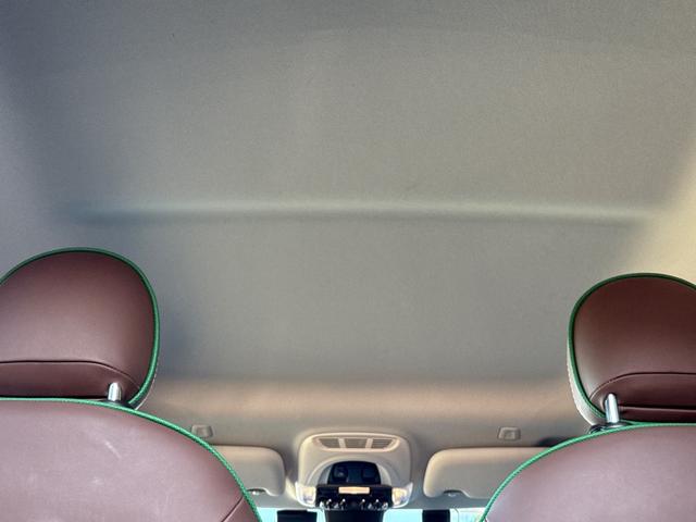 ＭＩＮＩ クーパーＳ　６０イヤーズエディション　車検Ｒ８．９／６０周年特別仕様車／ＤＣＴ／６０Ｙｅａｒｓ専用茶革シート／シートヒーター／純正ナビ／バックカメラ／ミラーインＥＴＣ／衝突軽減／ペッパーパッケージ／純正アルミホイール／（63枚目）