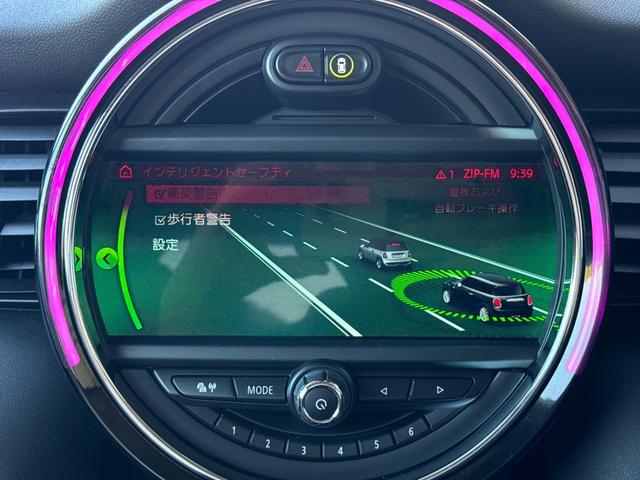 ＭＩＮＩ クーパーＳ　６０イヤーズエディション　車検Ｒ８．９／６０周年特別仕様車／ＤＣＴ／６０Ｙｅａｒｓ専用茶革シート／シートヒーター／純正ナビ／バックカメラ／ミラーインＥＴＣ／衝突軽減／ペッパーパッケージ／純正アルミホイール／（77枚目）